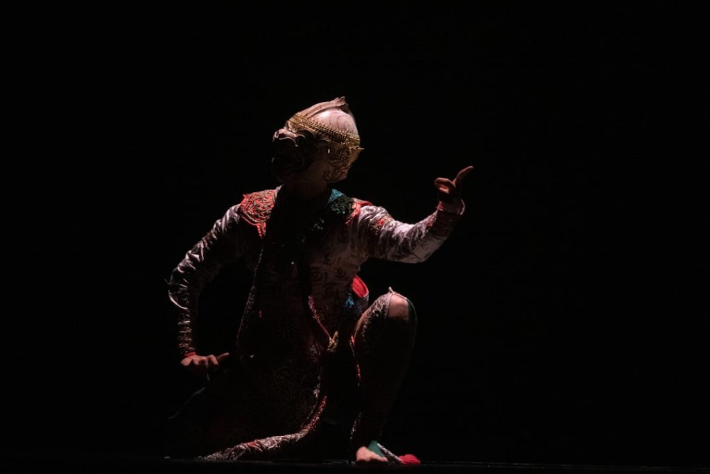 Photo live acts and performance art